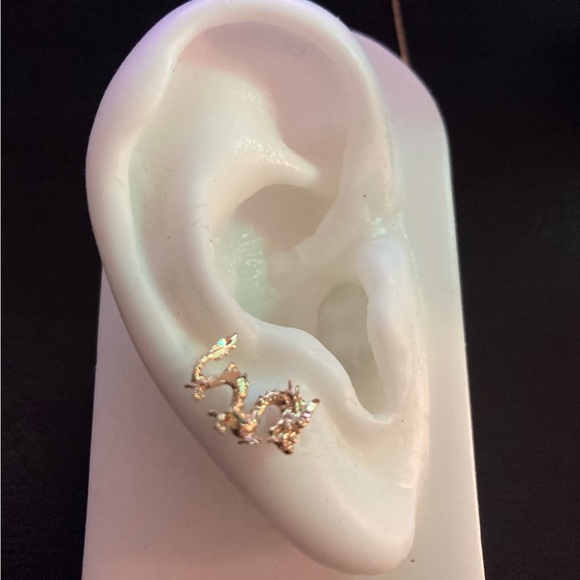 🐲🎇14K Solid Gold Dragon Ear Piece! 🔥🎉 - Picture 8 of 11